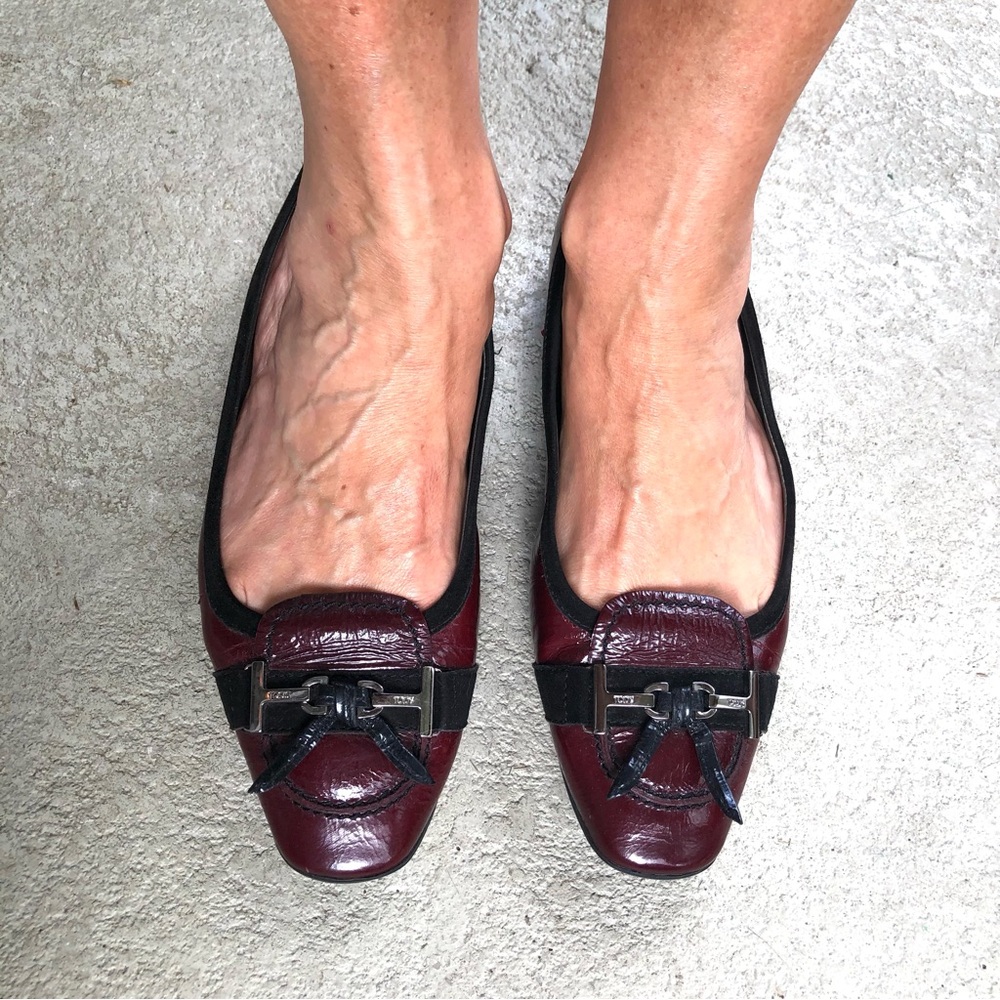 Tod’s Gommino Driving Loafers Burgundy Patent Leather 7.5 Italy - Picture 16 of 17